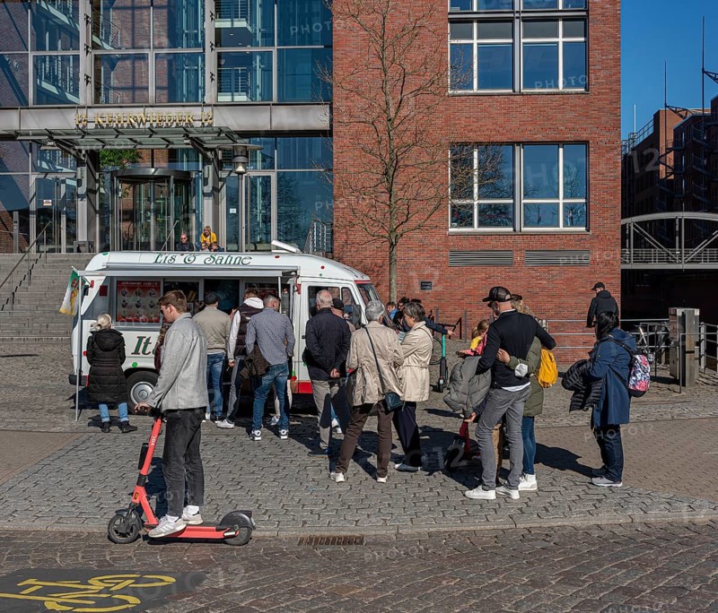 Mobile ice cream vendor in Hamburg's Hafencity