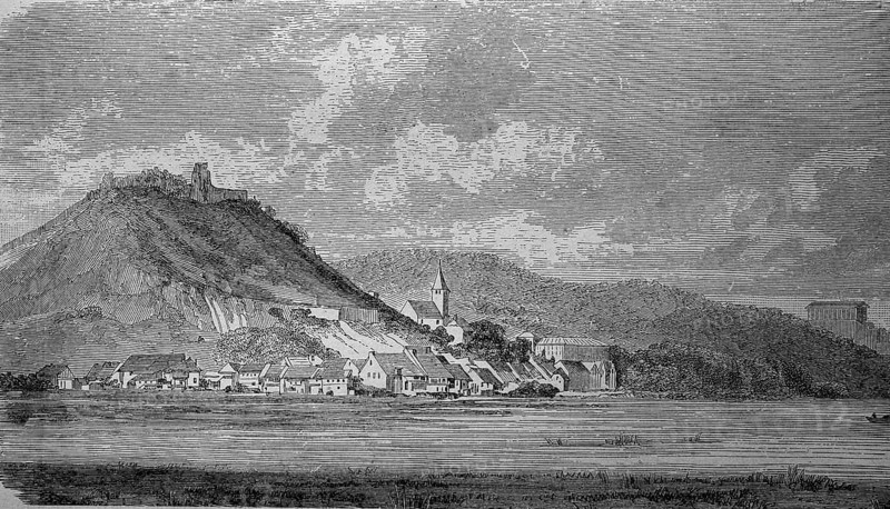 Donaustauf mit der Walhalla im Hintergrund