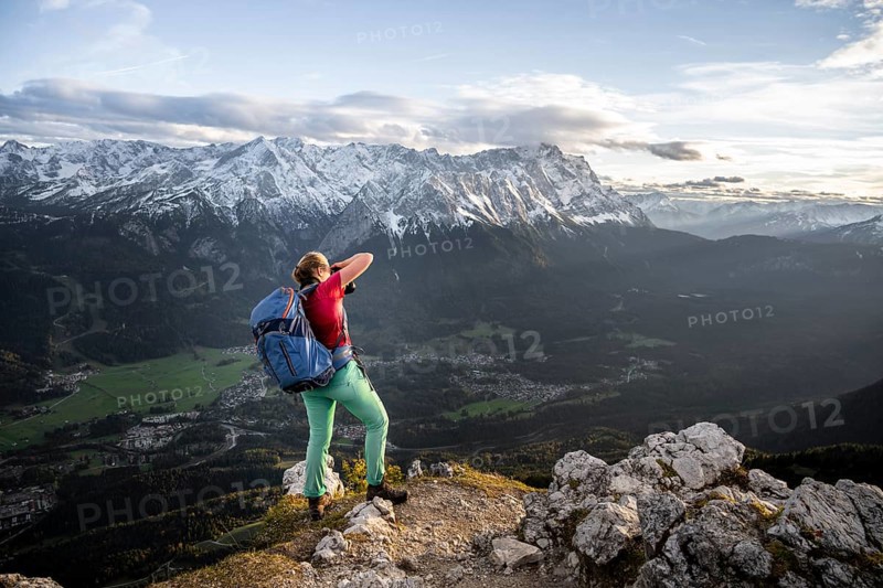 Young hiker at the Kramerspitz