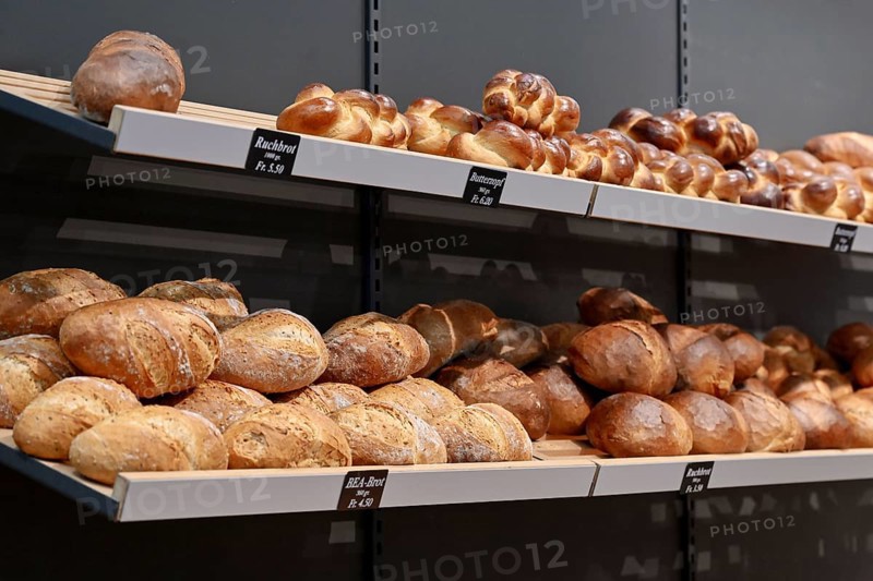 Sales shelf breads