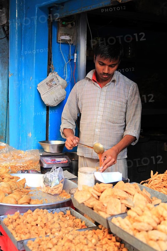 Street scene in the old town of Bikaner