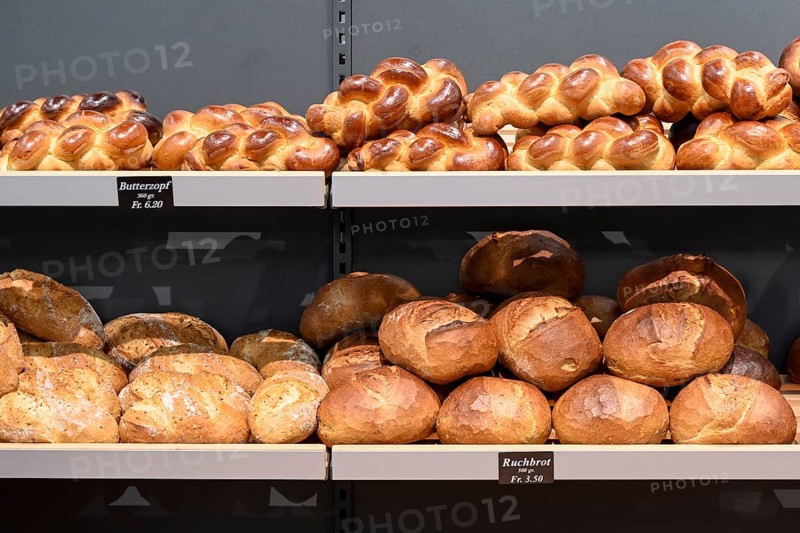 Sales shelf breads