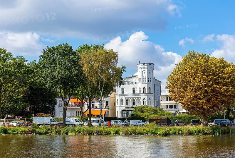 Luxury villas on the Aussenalster