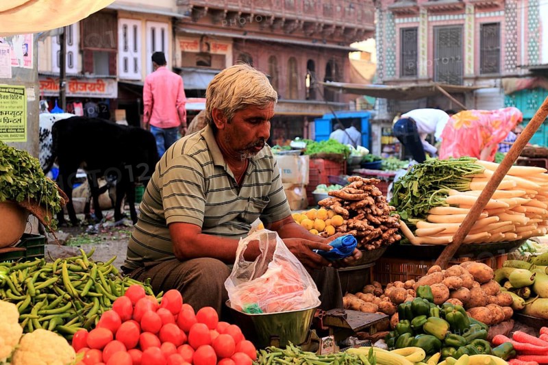 Street scene in the old town of Bikaner