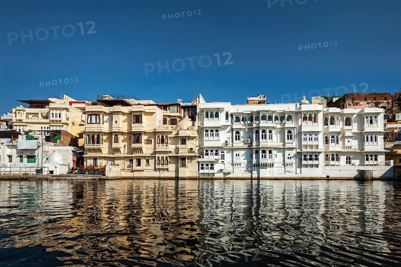 Udaipur old haveli houses view from the lake
