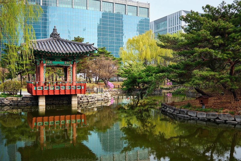 Yeouido Park public park pond with pavilion summerhouse in Seoul