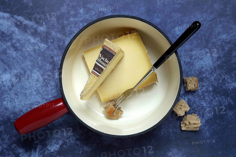Ingredients for cheese fondue