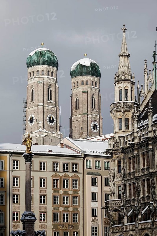 Marienplatz with Mariensaeule