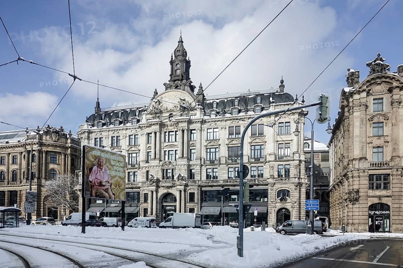 Bernheimer Haus on Lenbachplatz