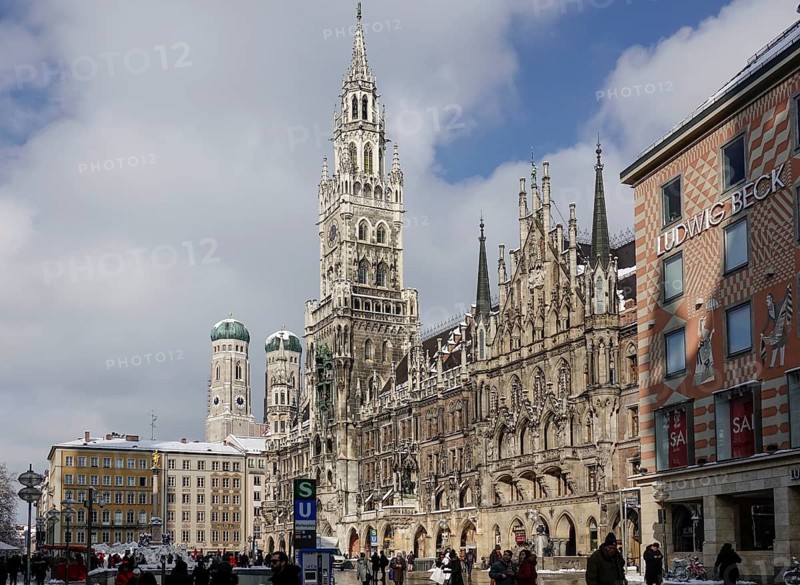 Marienplatz with Mariensaeule