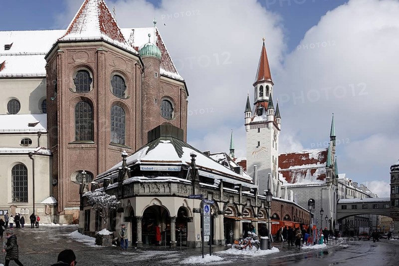 Viktualienmarkt with St. Peter's Church and Old Town Hall