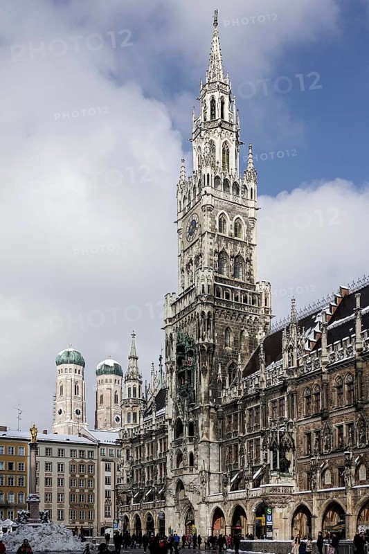 Marienplatz with Mariensaeule
