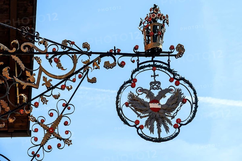 Nose shield with double-headed eagle on the former Adler Inn