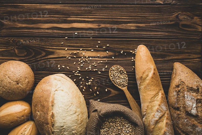 Assortment bread loaves wood