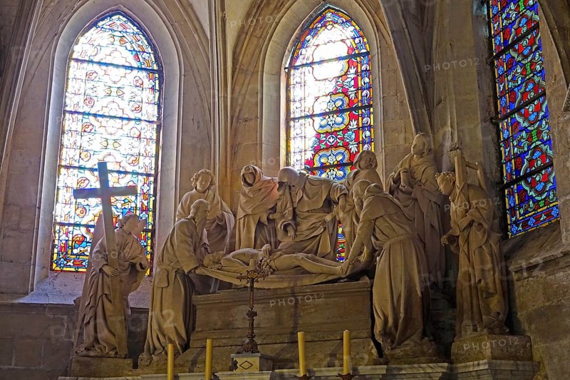 Gothic chapel in the choir ambulatory with group of figures Lamentation of Christ