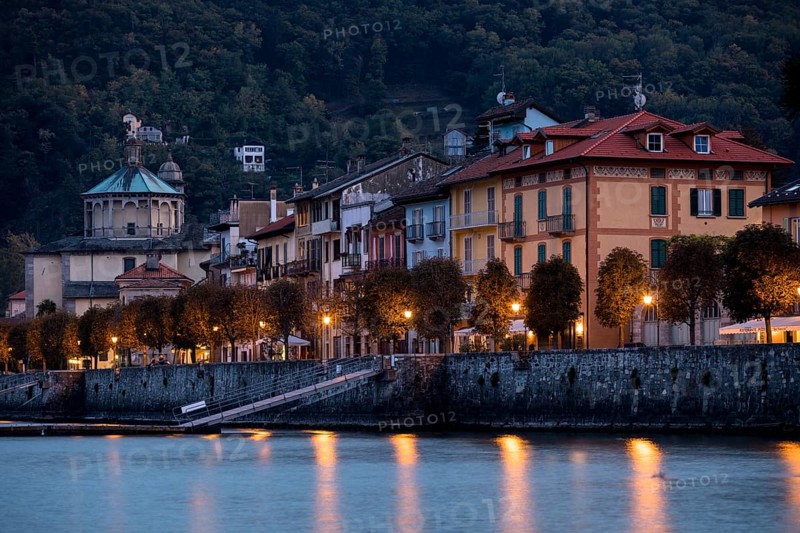 Evening light on the promenade in Cannobio