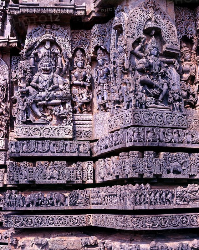 Sculptures on the exterior wall of Hoysaleshwara temple in Halebid