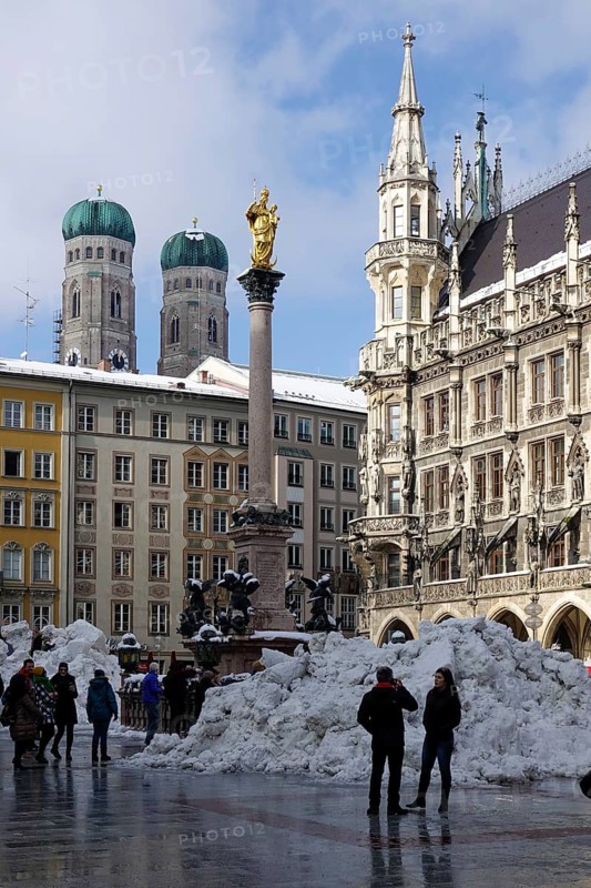 Marienplatz with Mariensaeule