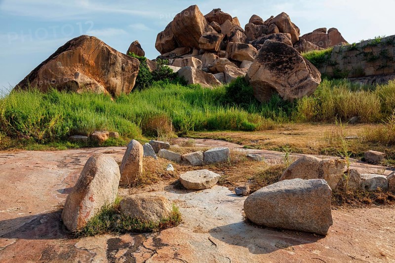 Giant stone boulders in Hampi