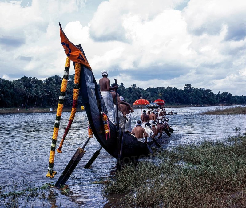The Amaram tail part of Snake boat studded with golden orbs and fringes