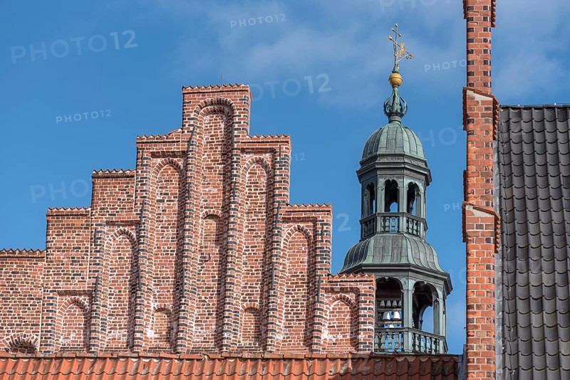 Rathausturm mit Glockenspiel