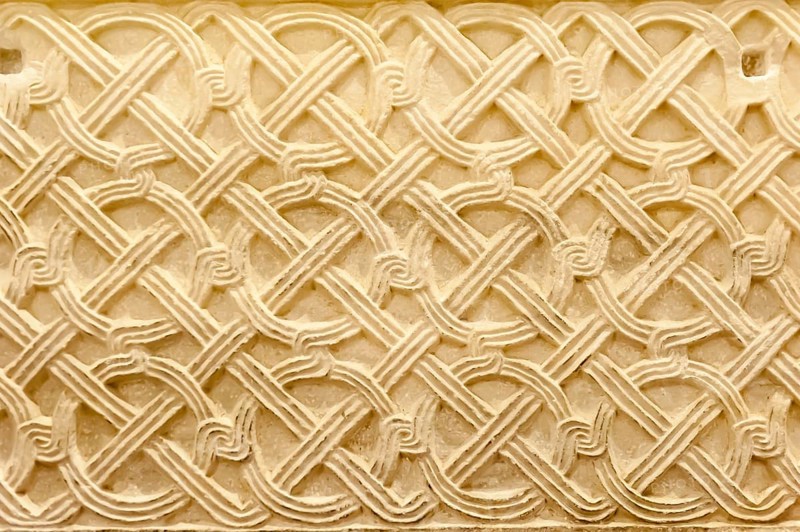 Intertwined pattern