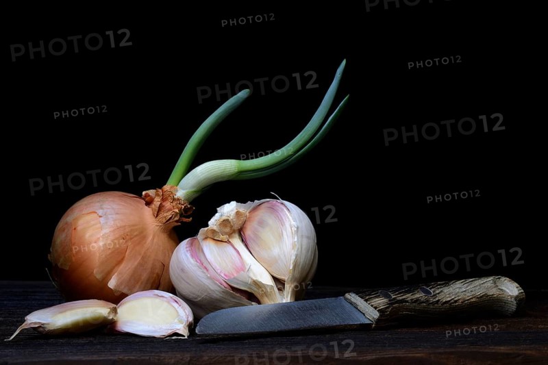 Sprouting common onion