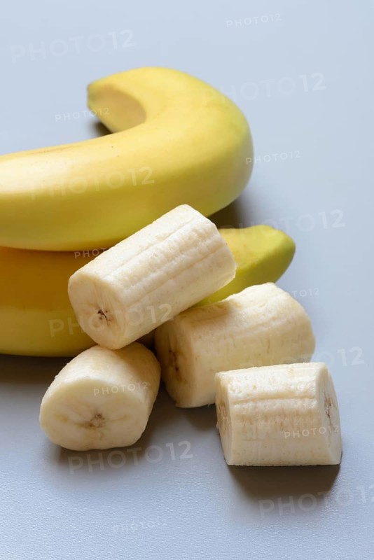 Bananas and banana pieces