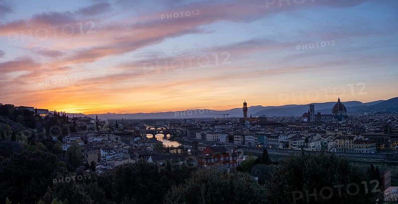 Sunset view of Florence from Piazzale Michelangelo
