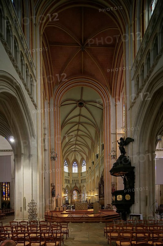 View from the nave to the choir