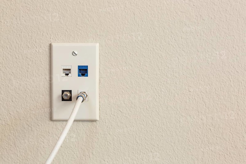 Multi-media wall plate with cable