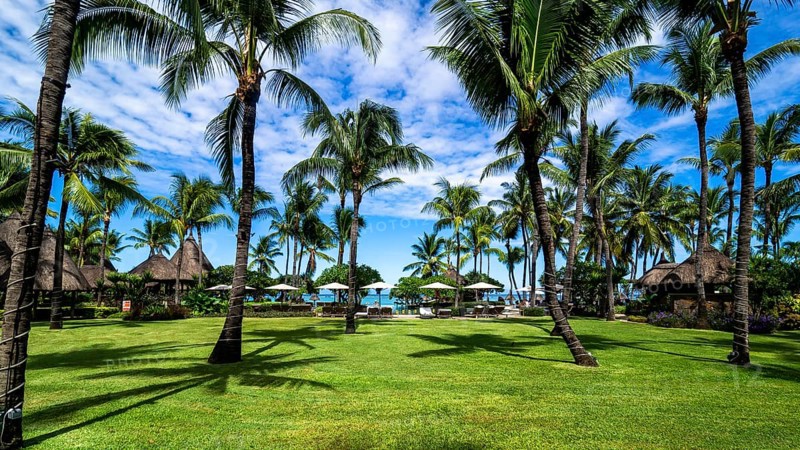 Luxushotel La Pirogue Resort & Spa mit tropische Hotelanlage