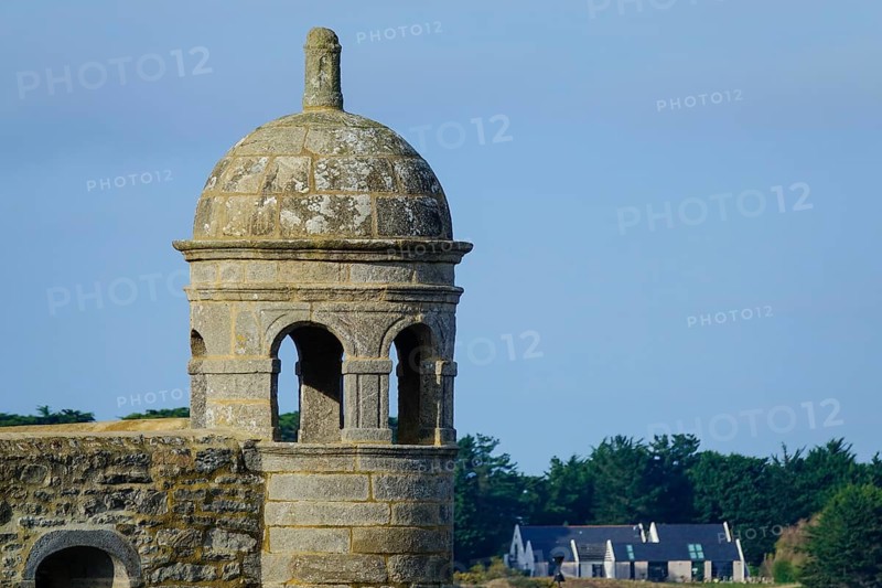 Little tower in front of the Saint Ninien chapel at the port of Roscoff