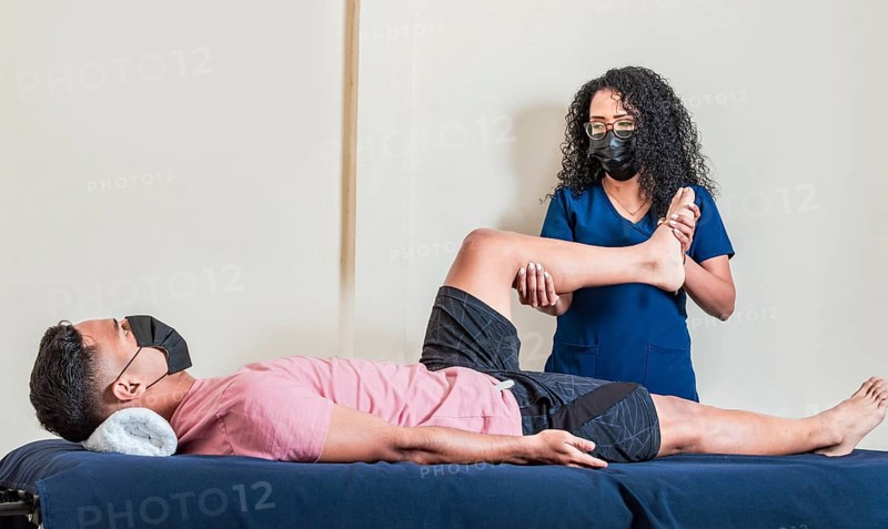 Modern Rehabilitation Physiotherapy Leg Physiotherapy Treatment Knee Injury Physiotherapy