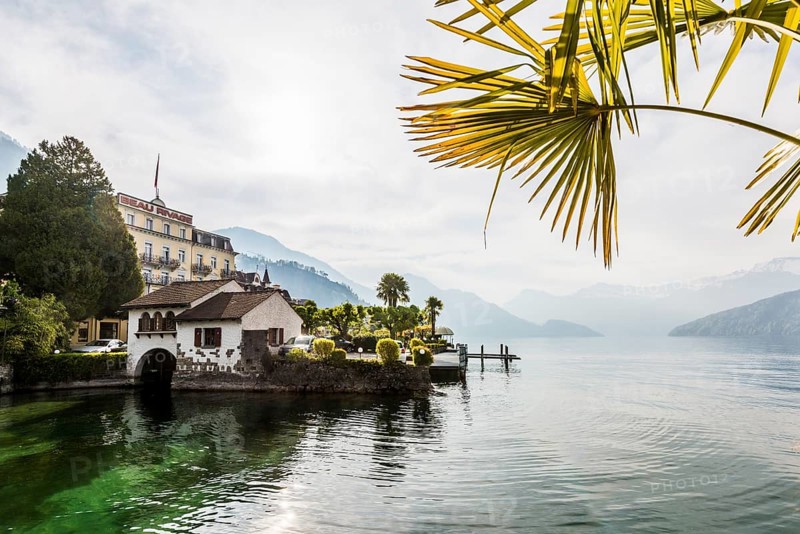 Hotels and houses on the lake