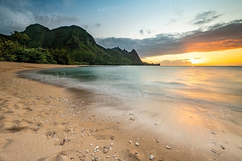 Tunnels Beach mit Blick auf Haena State Park