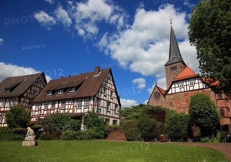 Fachwerkhaus und Kloster Schluechtern