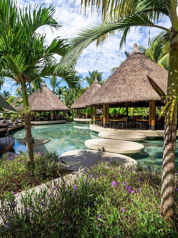 Luxushotel La Pirogue Resort & Spa mit tropische Hotelanlage