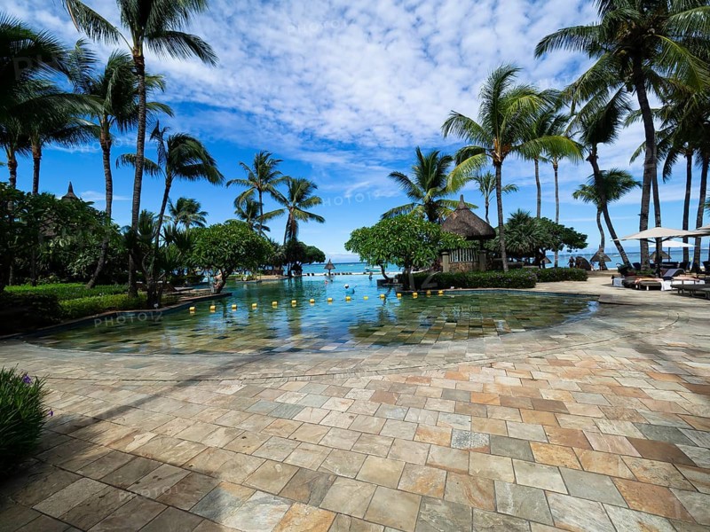 Luxushotel La Pirogue Resort & Spa mit tropische Hotelanlage
