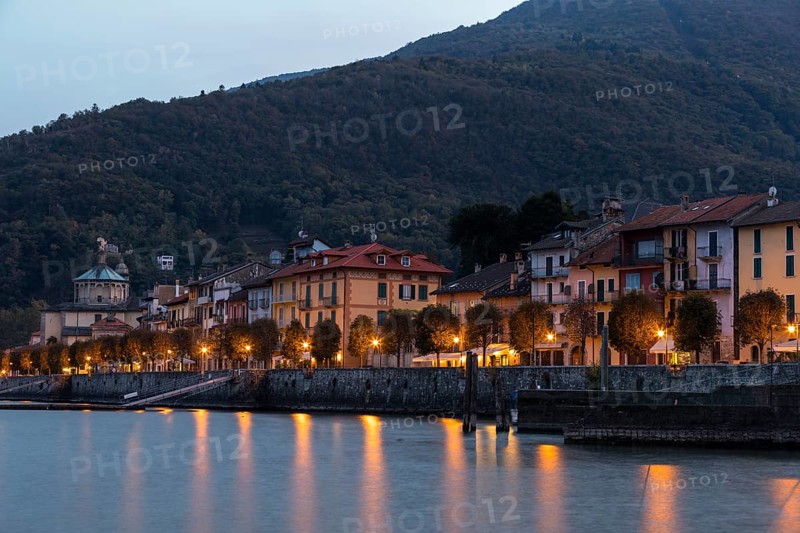 Evening light on the promenade in Cannobio