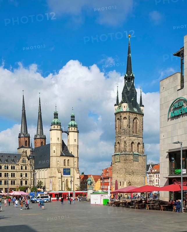 Marktkirche Unser Lieben Frauen and Red Tower