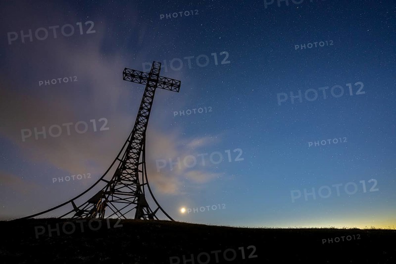 Monte Catria summit cross by night