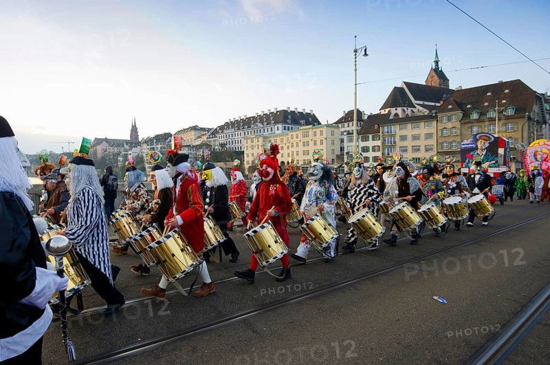 Dressed-up musicians at the Morgenstraich