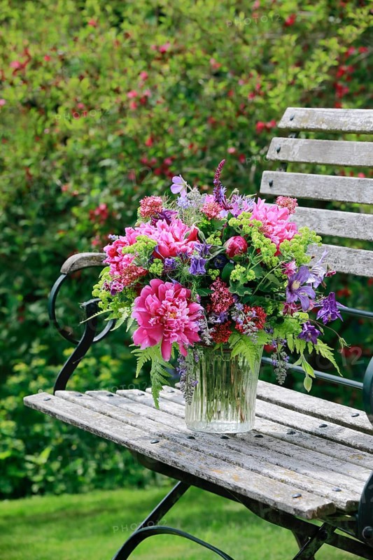 Colourful bouquet in red