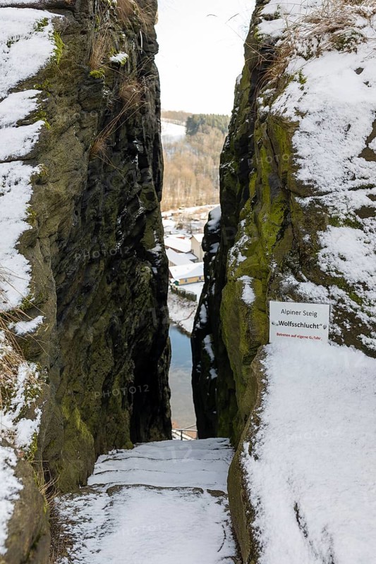Rock crevice