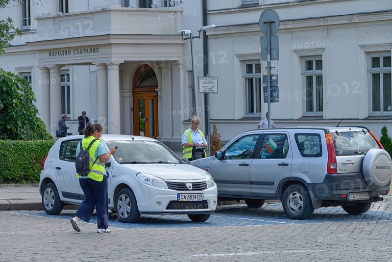 Traffic wardens
