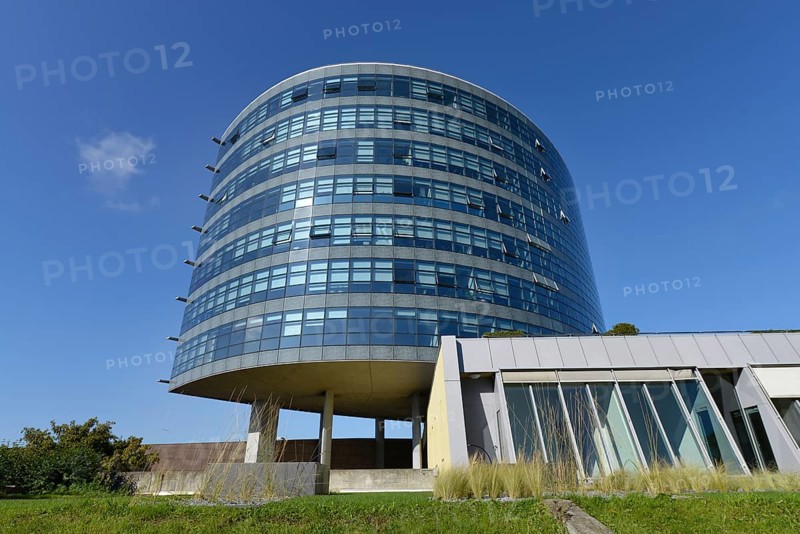 Office building at Halensee