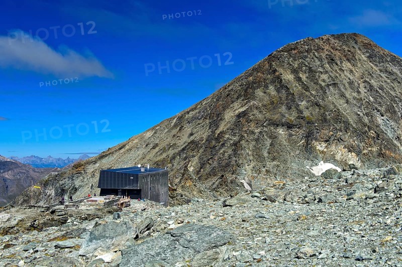 Berghuette Cabane de Tracuit des Schweizer Alpen-Verein SAC