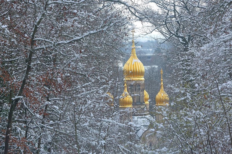 Russian chapel built 1847-1855 in winter on the Neroberg in Wiesbaden
