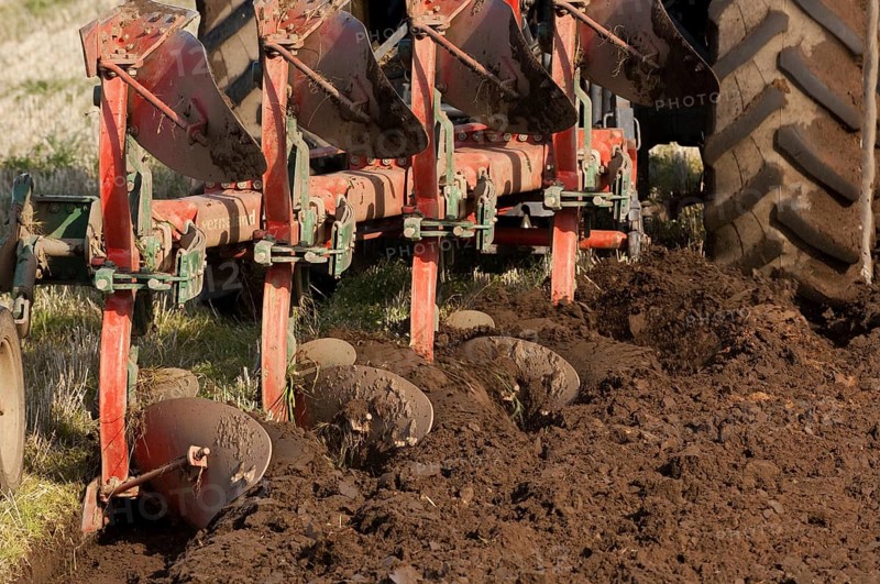 Sweeping plough